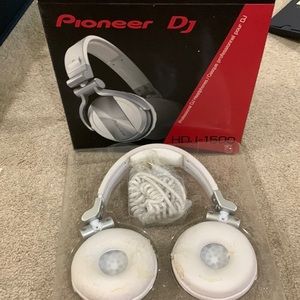 Authentic Pioneer HDJ1500 DJ Headphones